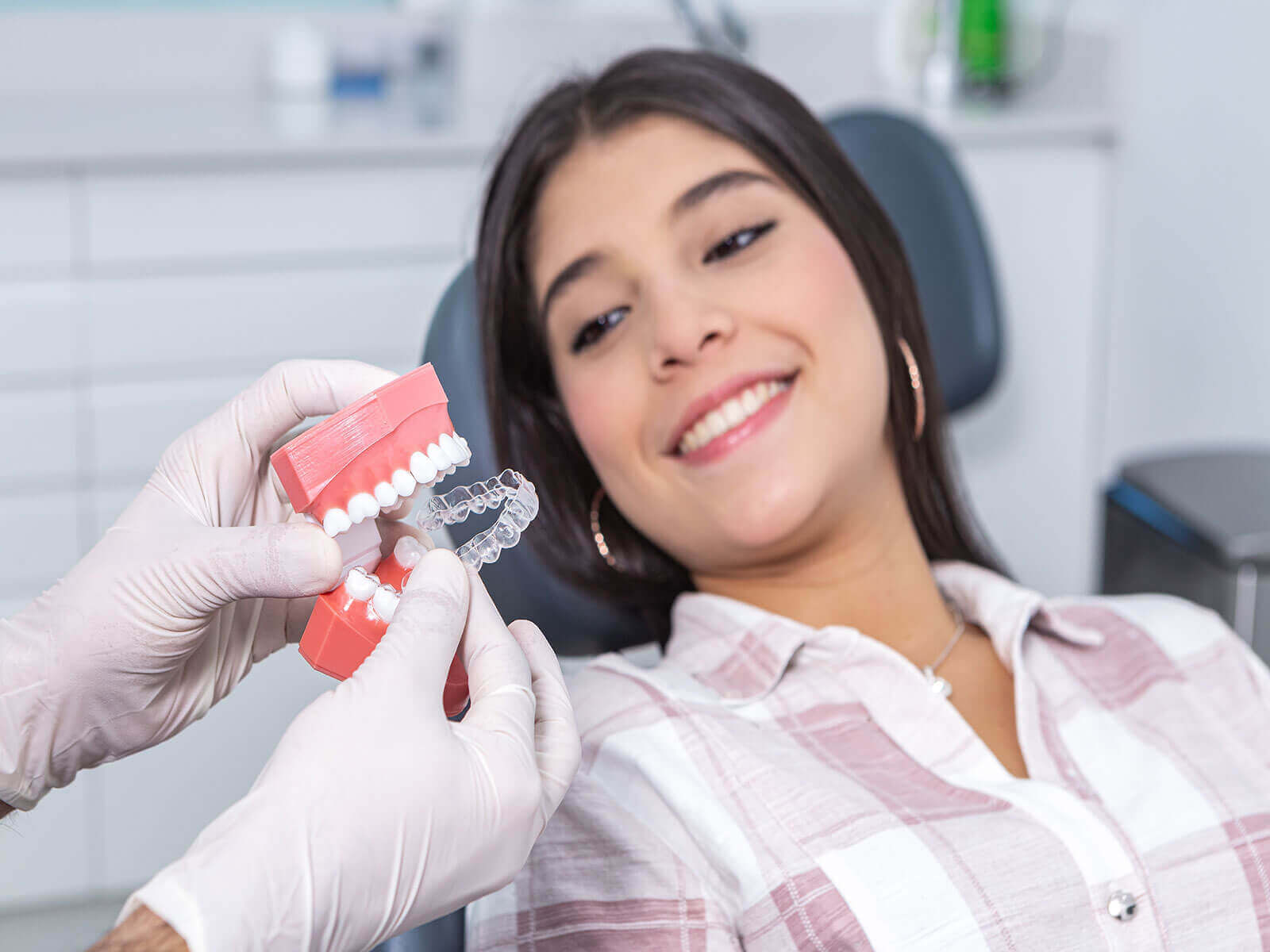 Signs That You Might Need Dental Bonding